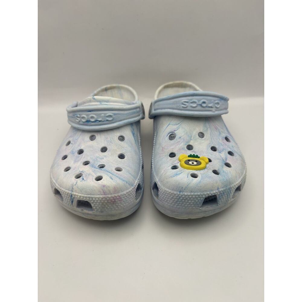 Crocs Classic Marbled Blue Clogs Women Size 6 - Picture 2 of 9